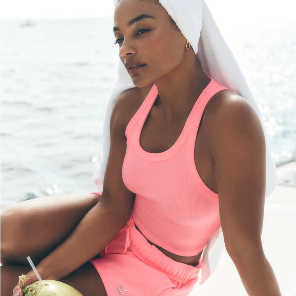 ALO Yoga Goddess Ribbed Go-To Tank Pink Neon Bubblegum (S)